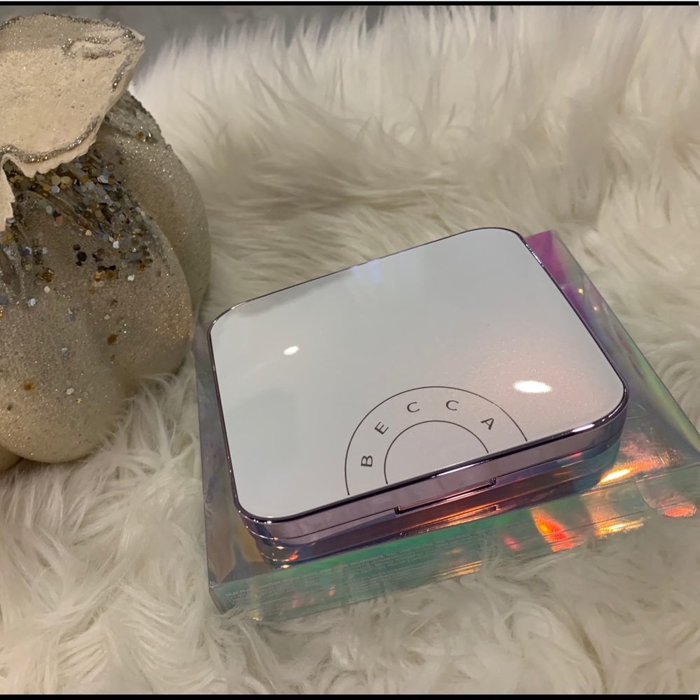 Becca Pearl Glow Pressed Powder Palette